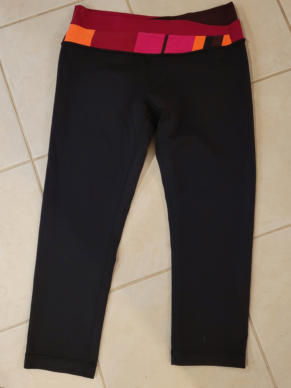 Lulu Lemon Black Capri Leggings with Colorblock Waistband
